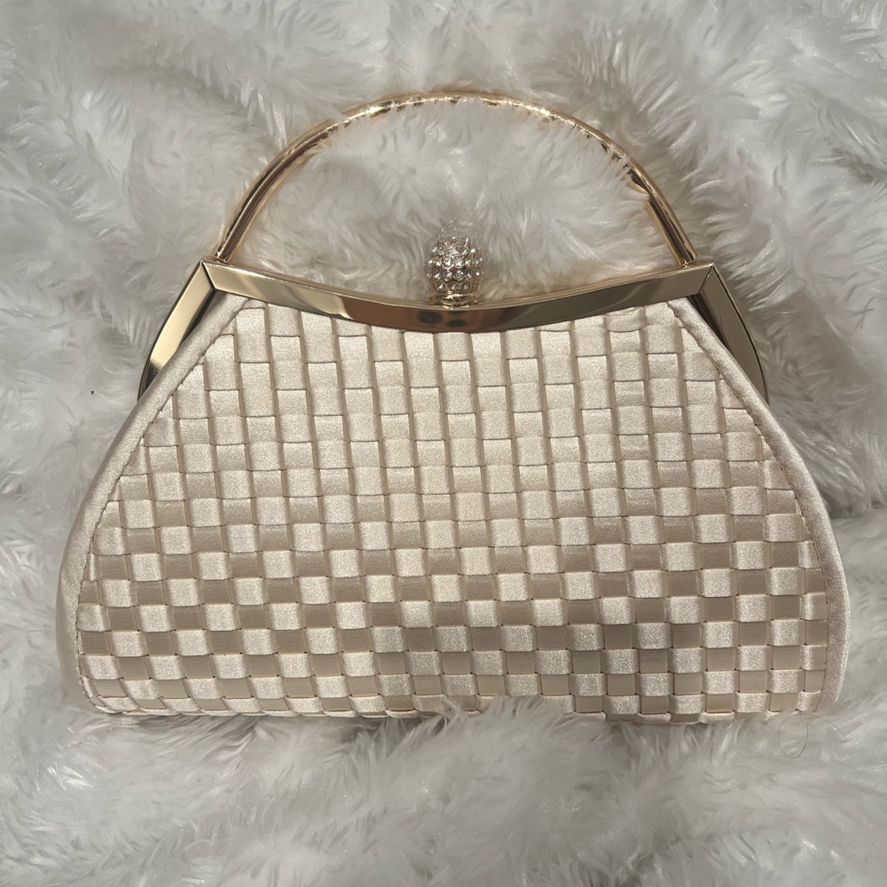 GORGEOUS SATIN WOVEN HAND BAG